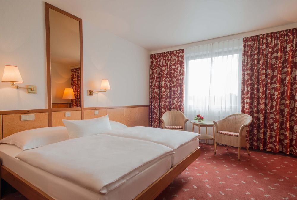 Western International Отель